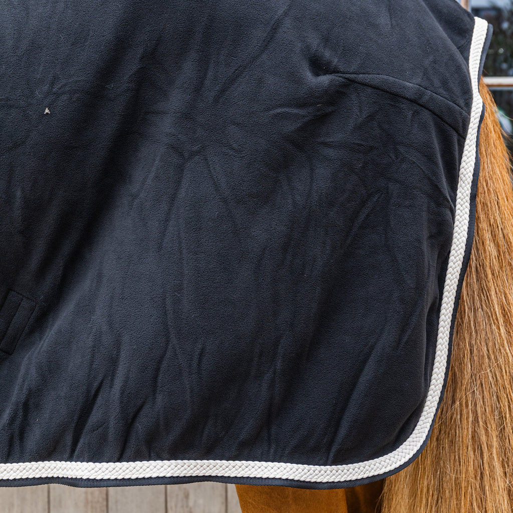 Kentucky Fleece Decke - Geflochtener Kordel