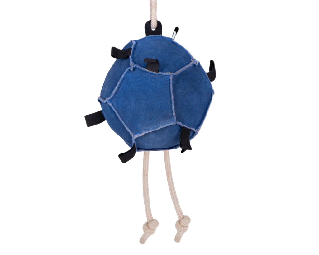 QHP Pferdespielzeug Ball