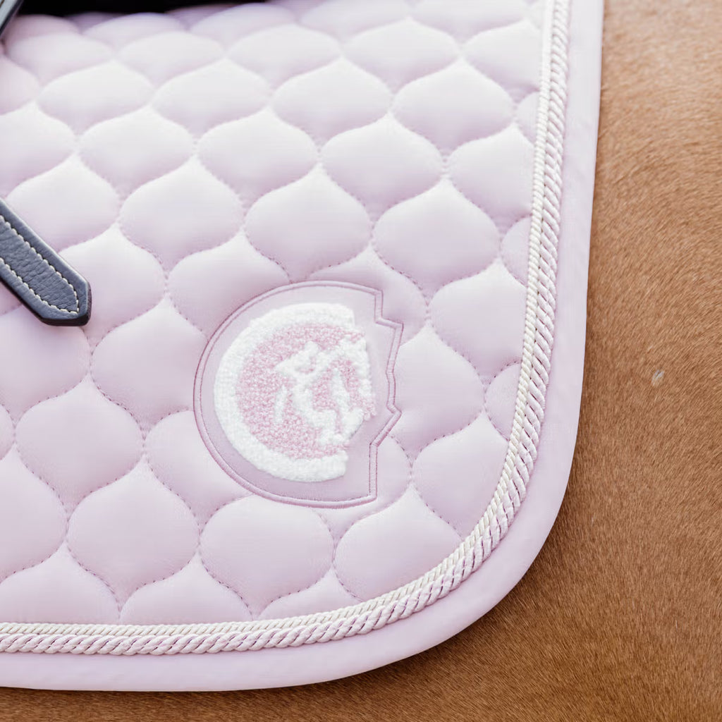 Kentucky Zadeldekje Onion Quilt - 3D Logo - Jumping