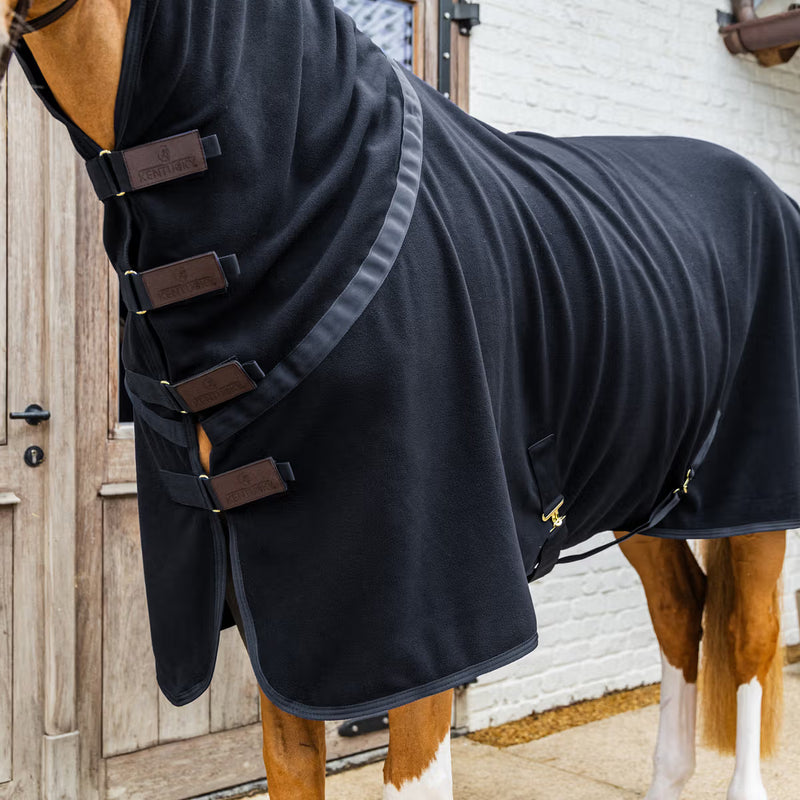 Kentucky Fleece Rug With Neck