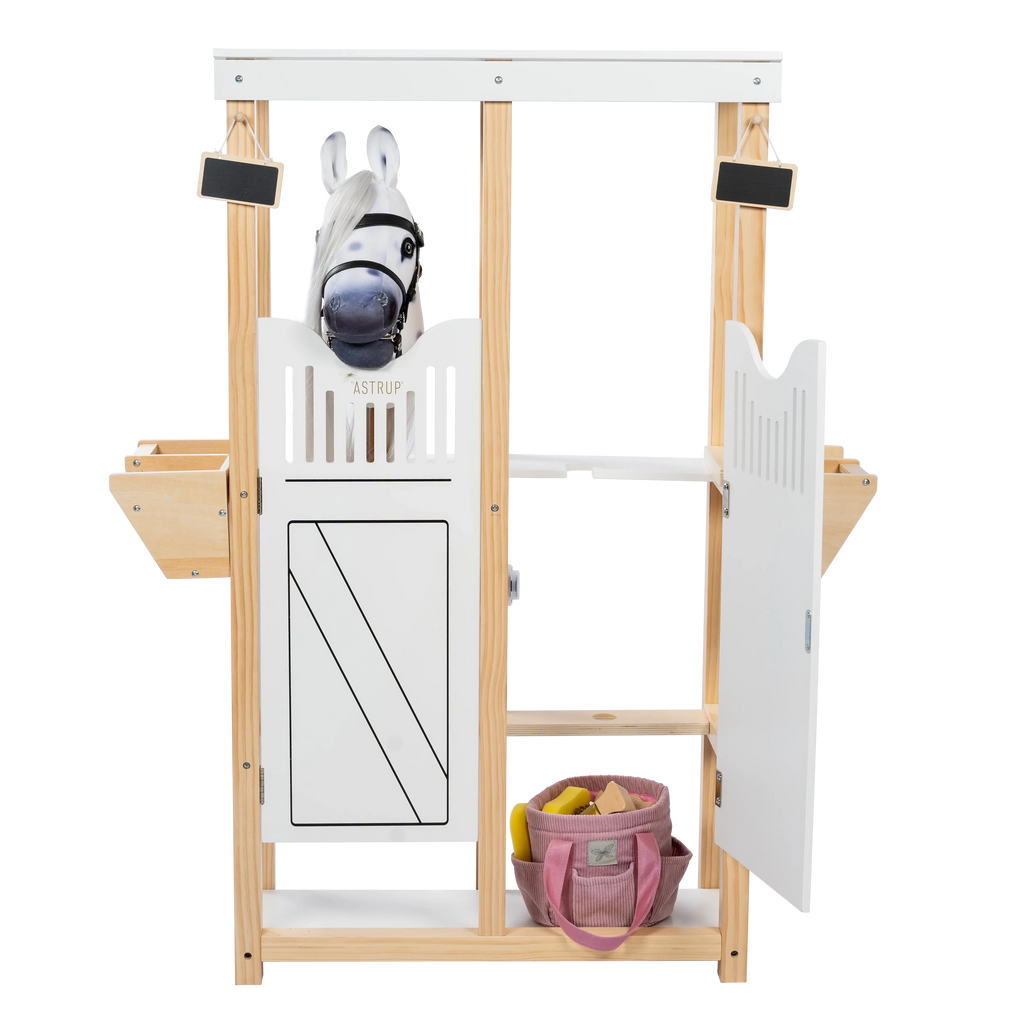 Par Astrup Stable – Pour Chevaux-Bâtons