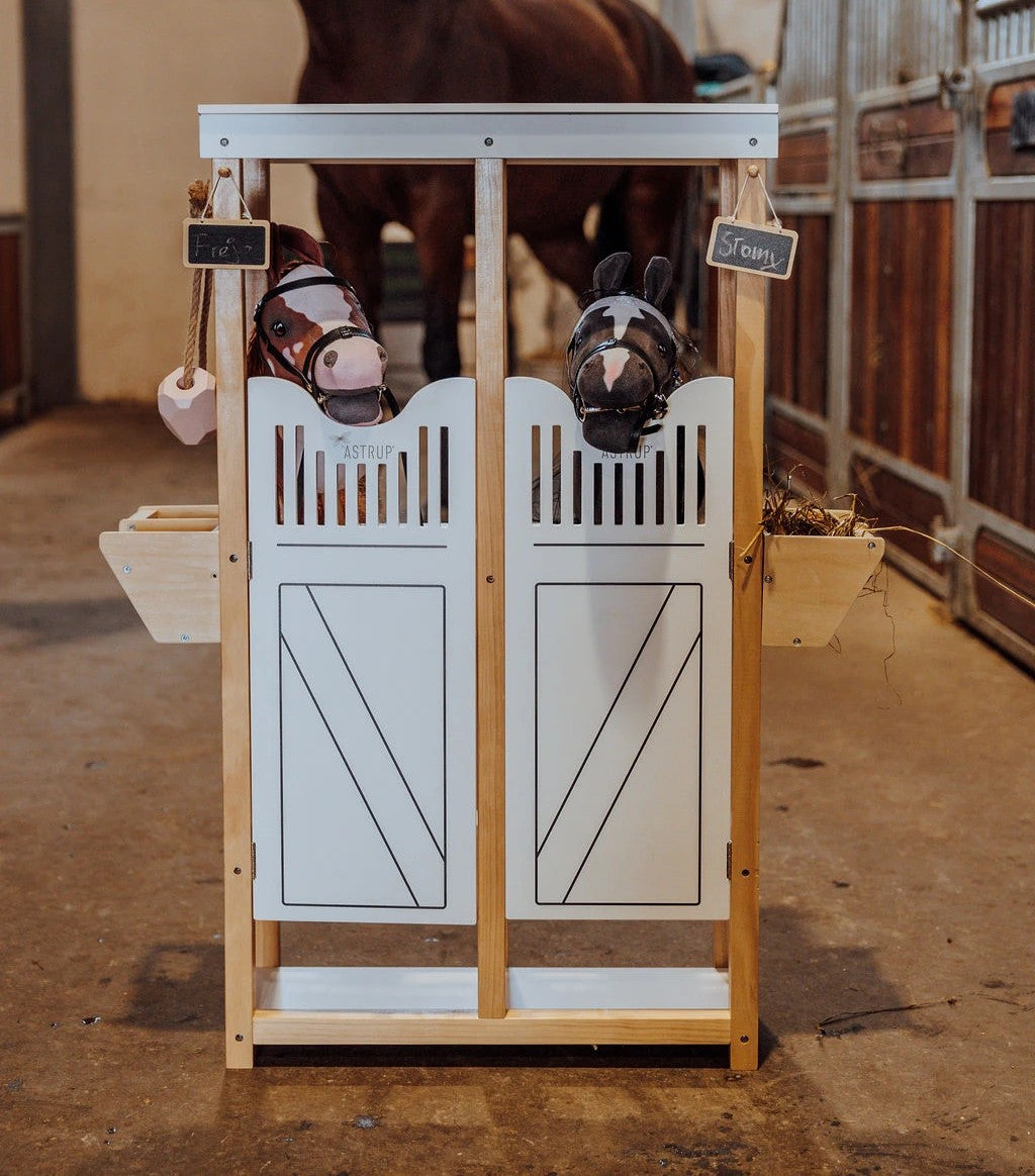 Par Astrup Stable – Pour Chevaux-Bâtons