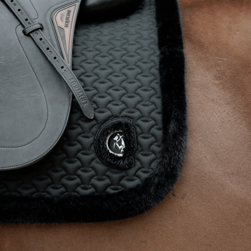 Kentucky Saddle Pad Fake Fur Plaited Quilt - Dressage