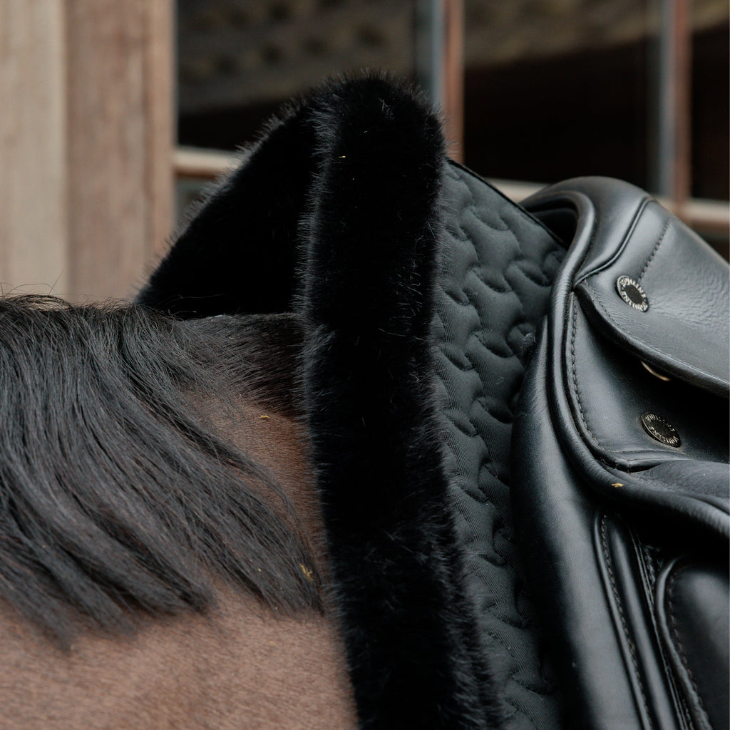 Kentucky Saddle Pad Fake Fur Plaited Quilt - Dressage