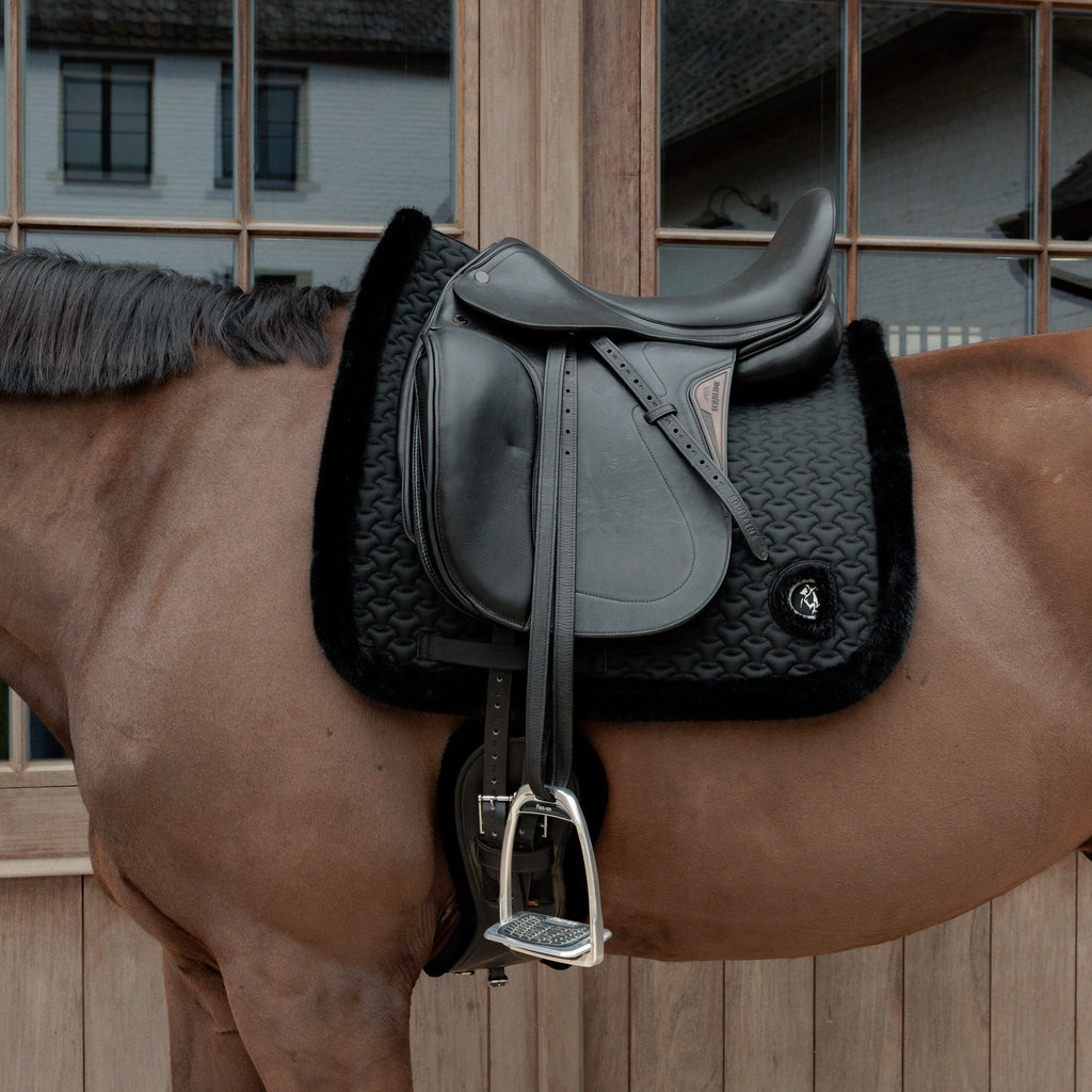 Kentucky Saddle Pad Fake Fur Plaited Quilt - Dressage