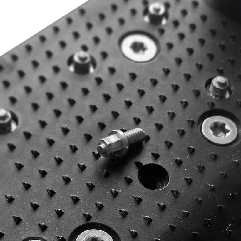 Freejump Pro Kit - 1 Key + 18 Studs
