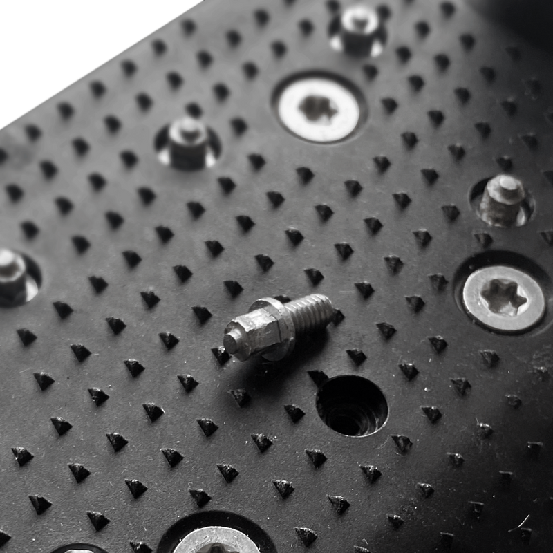 Freejump Pro Kit - 1 clé + 18 crampons