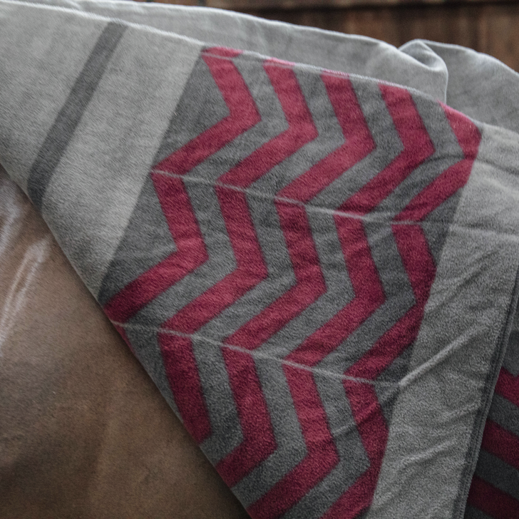 Kentucky Fleece-Decke Heavy Square - Fischgrät